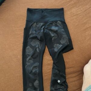 Lot a wear left in this item. Sz small